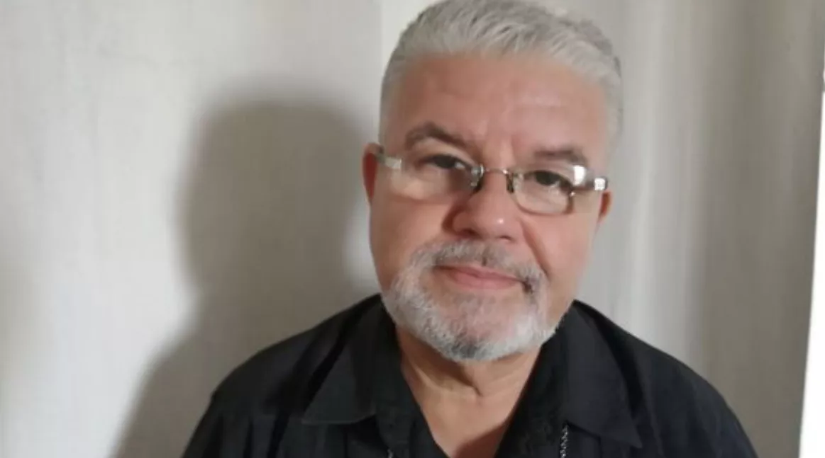 B110D21E-503C-4A3E-B275-3BAB3224B220