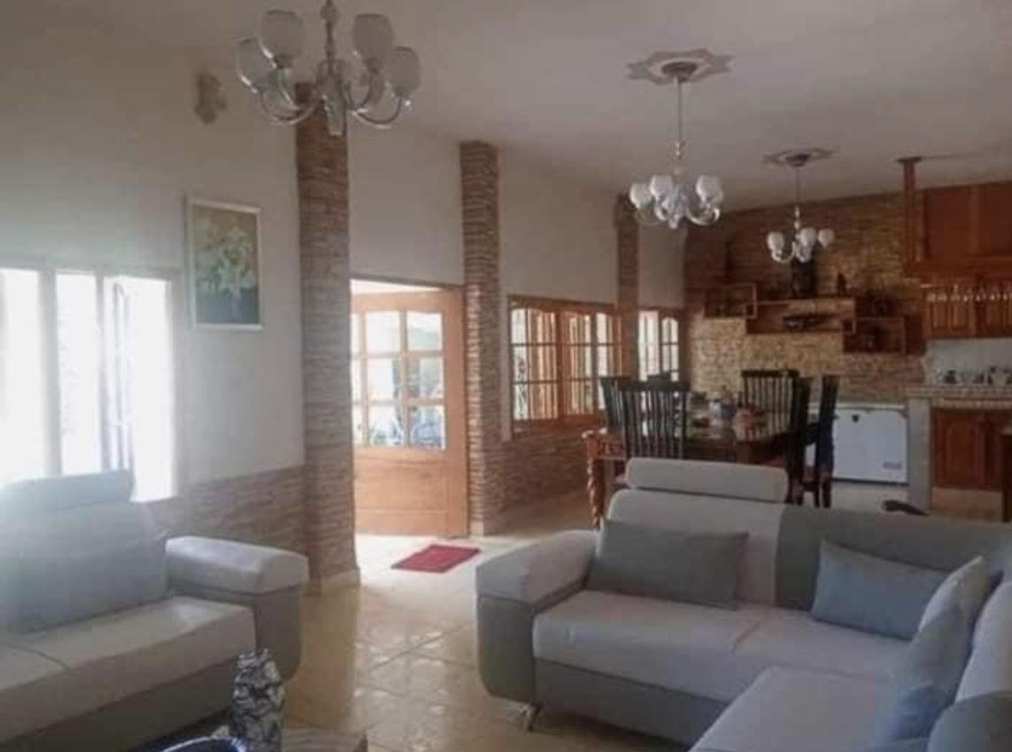 AB40ABD1-7202-4820-9AEC-163EE6A685C5